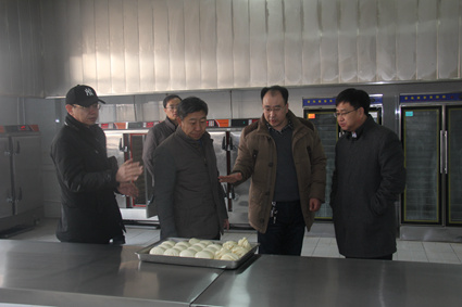 检查组在我校西区食堂